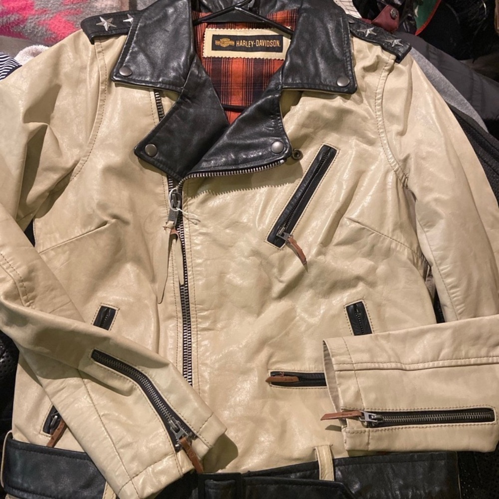 - Harley Davidson Leather Jacket size Med